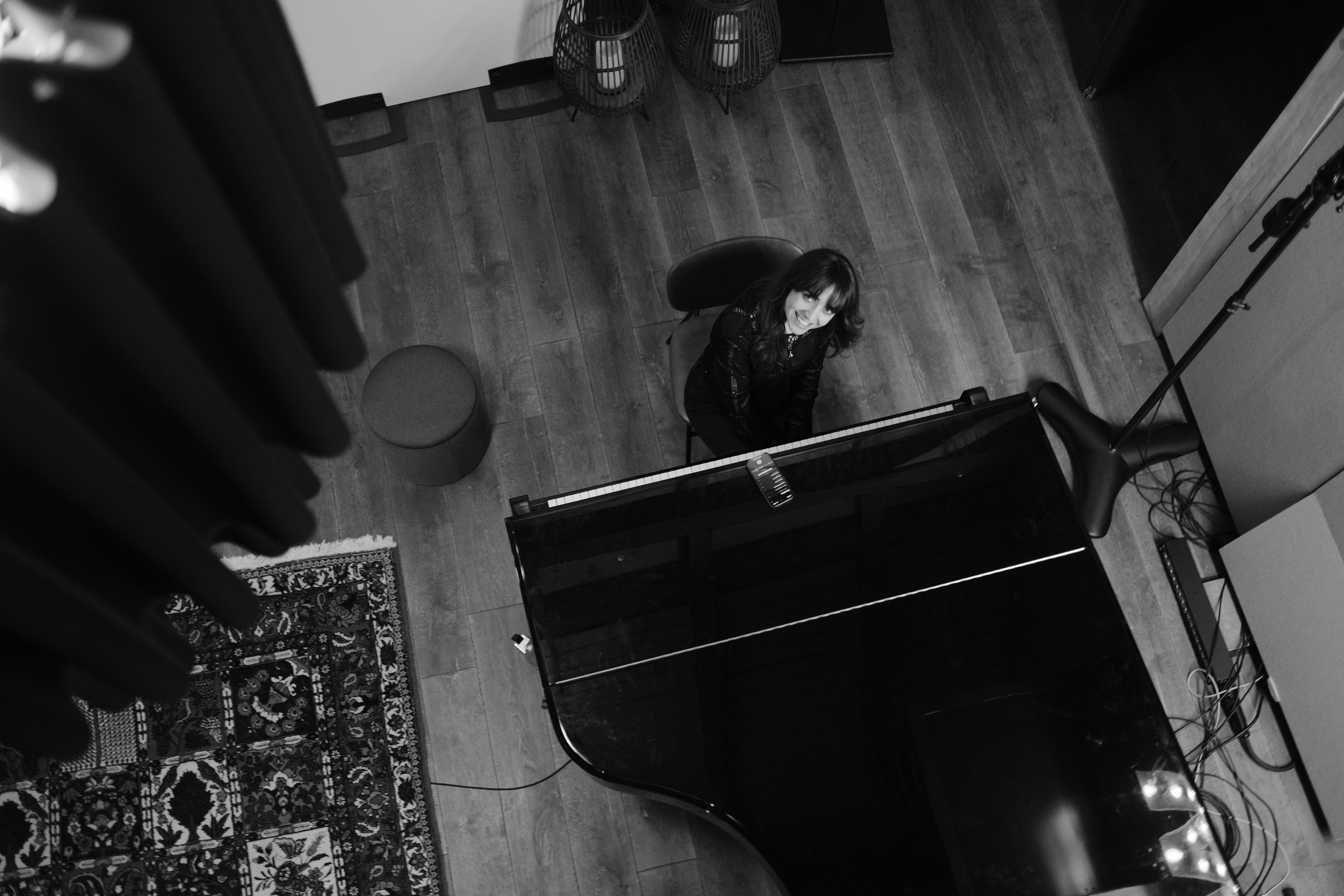 Ani Aronian — Weissenhaus Recordings — photograph 01 by Levon Arakelyan