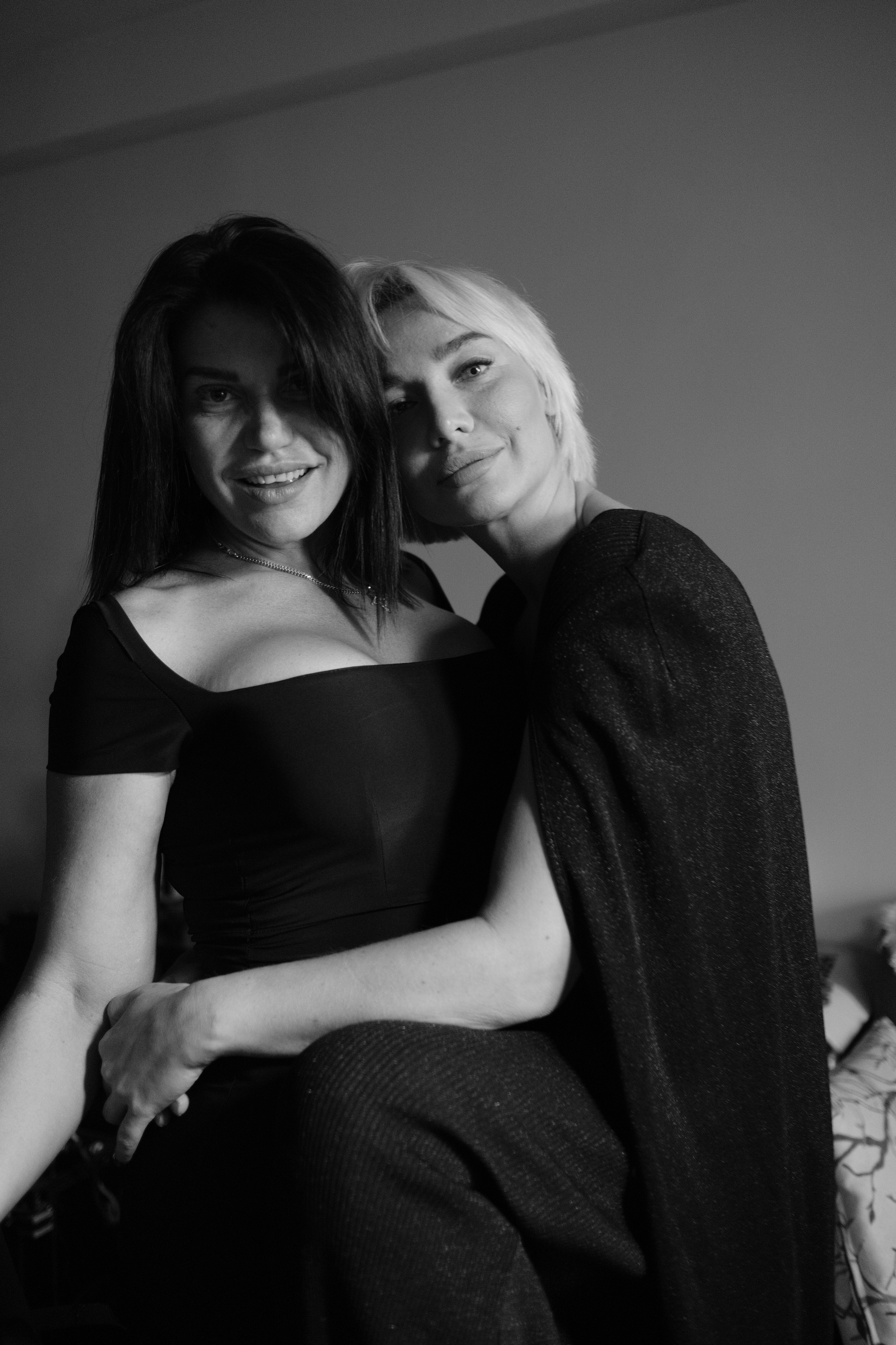Nata & Katya — photograph 07 by Levon Arakelyan